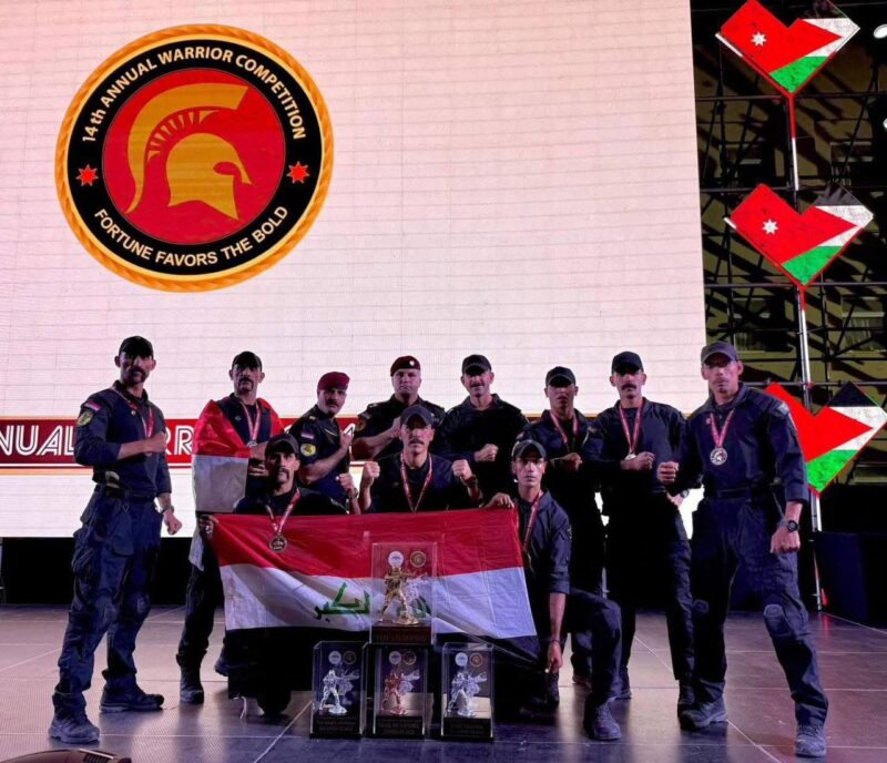 لحطة إعلان تتويج أبطال جهاز مكافحة الإرهاب العراقي بطلاً على العالم بعد تفوقه على 24 دولة و37 فريقا في مسابقة المحارب الدولي